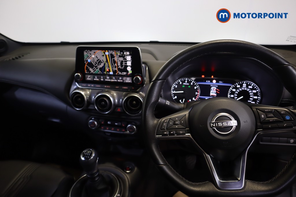 Nissan Juke Tekna Manual Petrol SUV - Stock Number (1537939) - 1st supplementary image