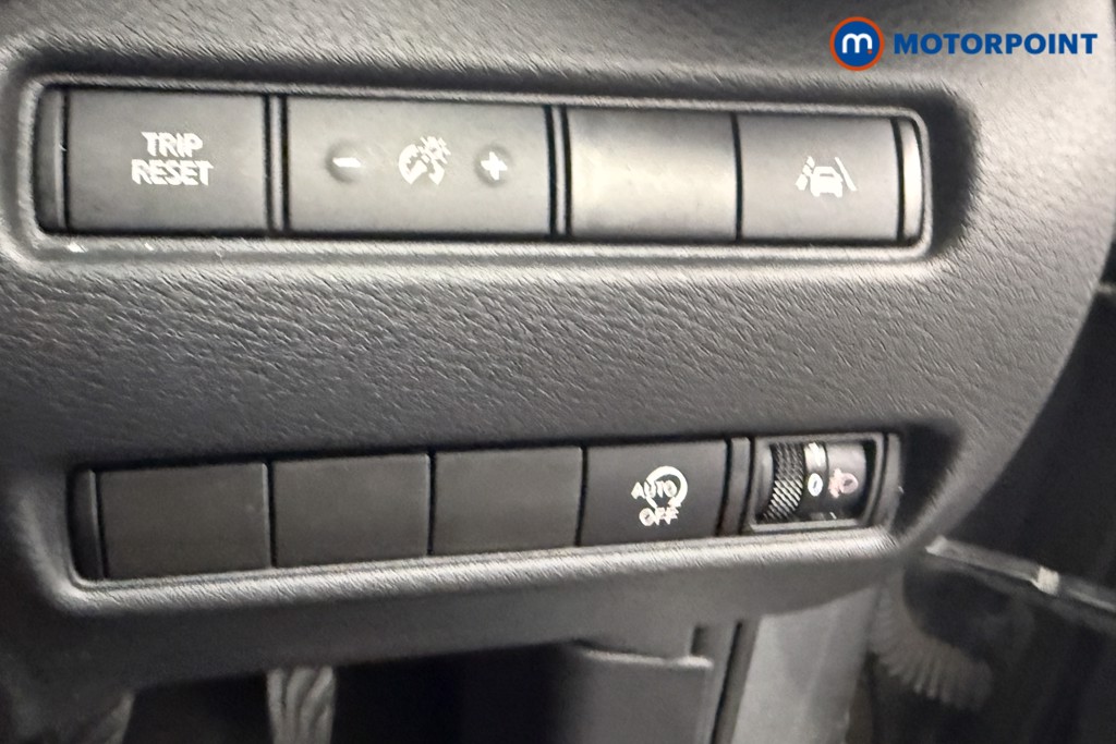 Nissan Juke N-Connecta Manual Petrol SUV - Stock Number (1538254) - 12th supplementary image