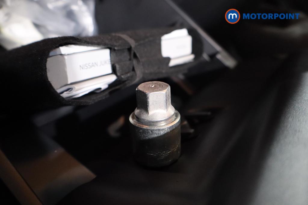 Nissan Juke Tekna-Plus Automatic Petrol SUV - Stock Number (1538624) - 15th supplementary image