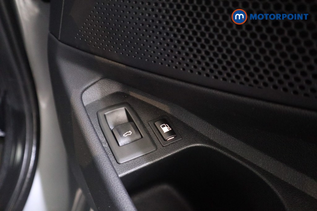 BMW 3 Series M Sport Automatic Petrol Plug-In Hybrid Estate - Stock Number (1539973) - 12th supplementary image