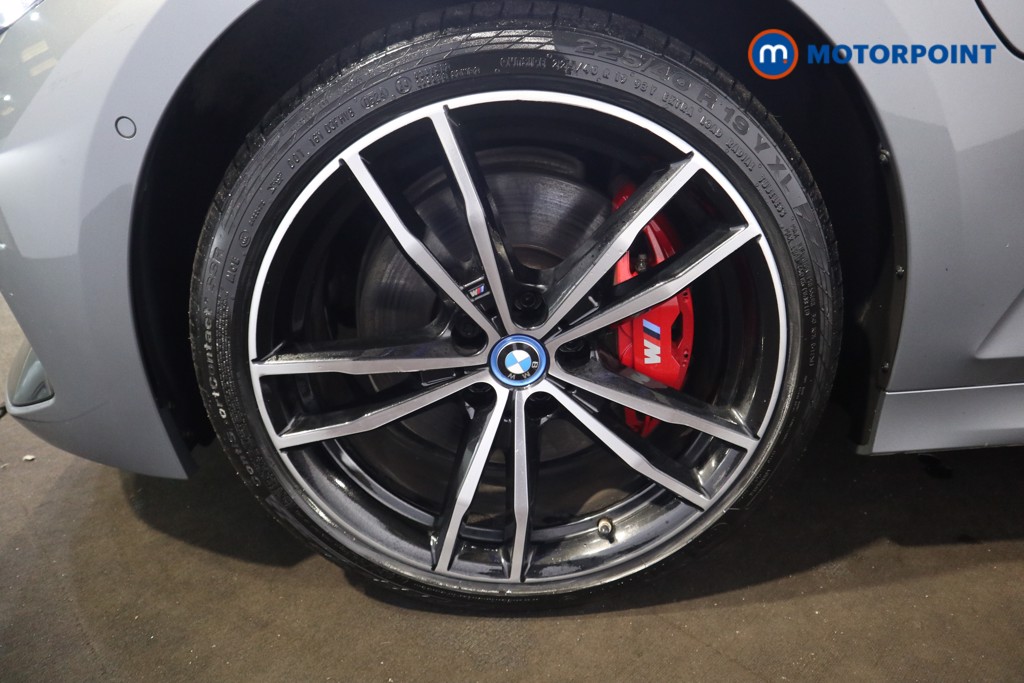 BMW 3 Series M Sport Automatic Petrol Plug-In Hybrid Estate - Stock Number (1539973) - 19th supplementary image