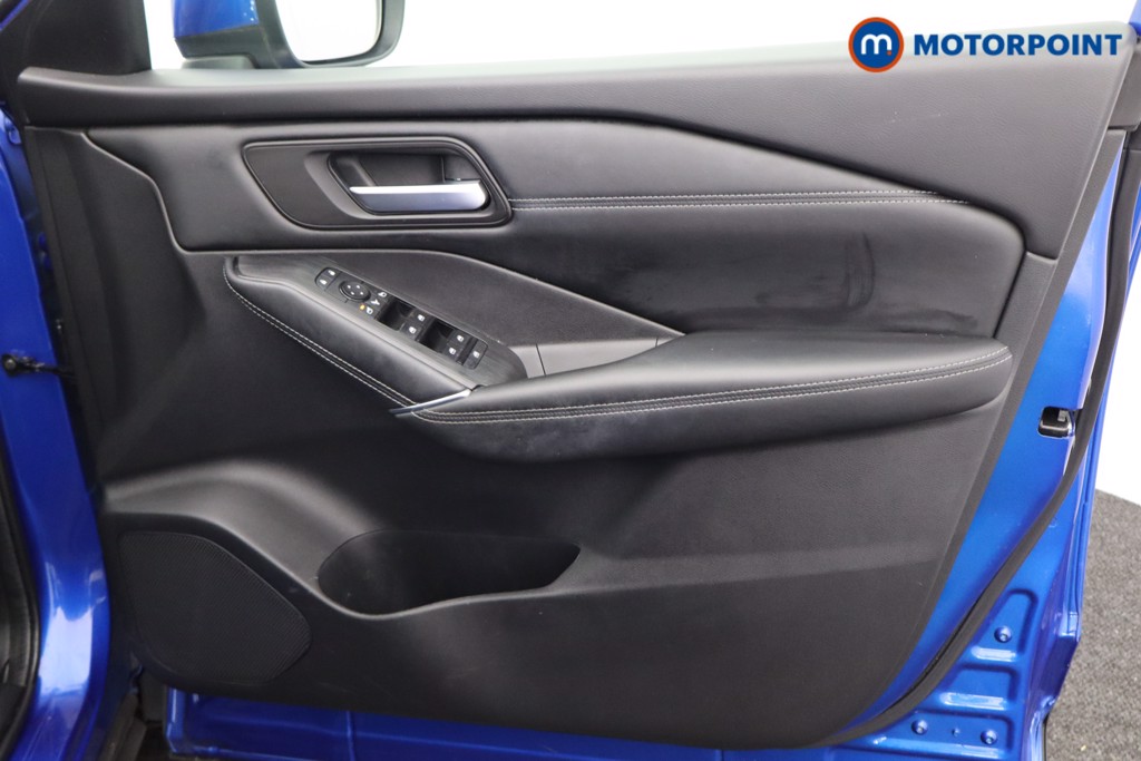 Nissan Qashqai N-Connecta Manual Petrol SUV - Stock Number (1529872) - 16th supplementary image