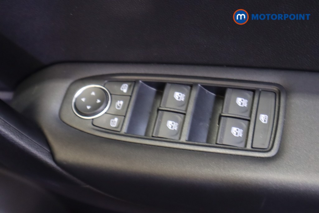 Renault Captur Iconic Manual Petrol SUV - Stock Number (1537805) - 7th supplementary image