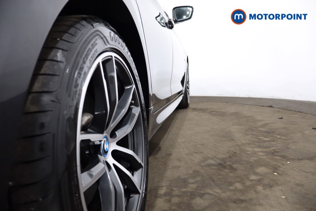 BMW 5 Series M Sport Automatic Petrol Plug-In Hybrid Estate - Stock Number (1536100) - 27th supplementary image