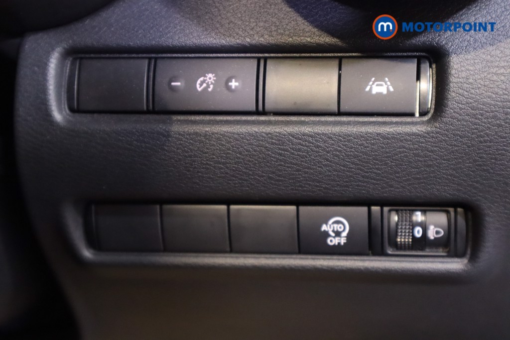 Nissan Juke N-Connecta Automatic Petrol SUV - Stock Number (1536732) - 8th supplementary image