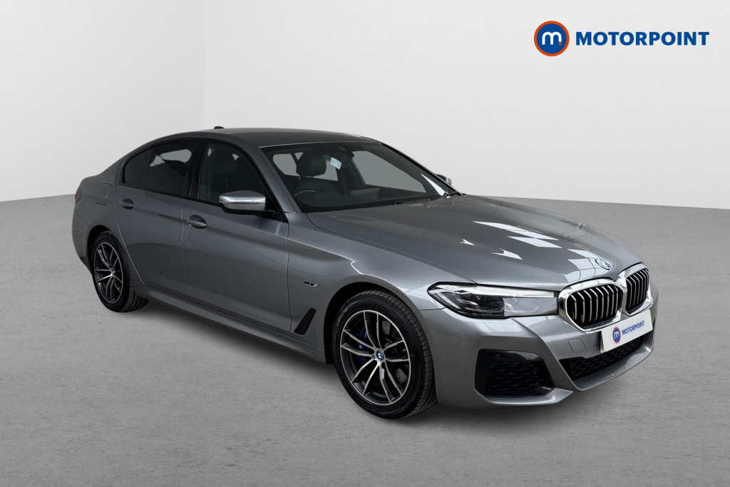 BMW 5 Series M Sport Automatic Petrol Plug-In Hybrid Saloon - Stock Number (1537274) - Drivers side front corner