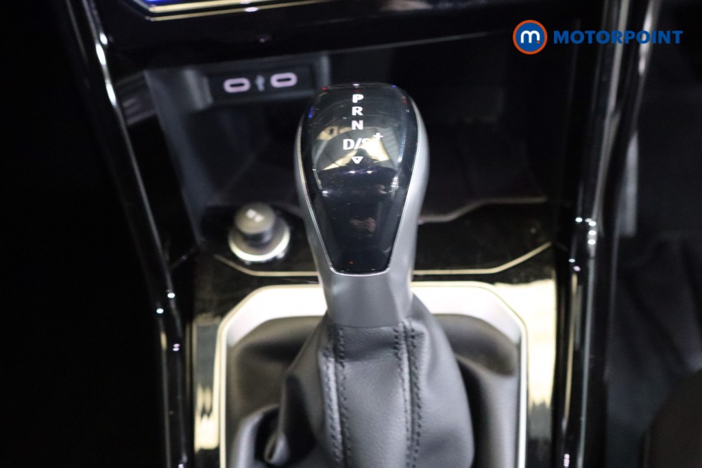 Volkswagen T-Roc R-Line Automatic Petrol SUV - Stock Number (1540726) - 8th supplementary image