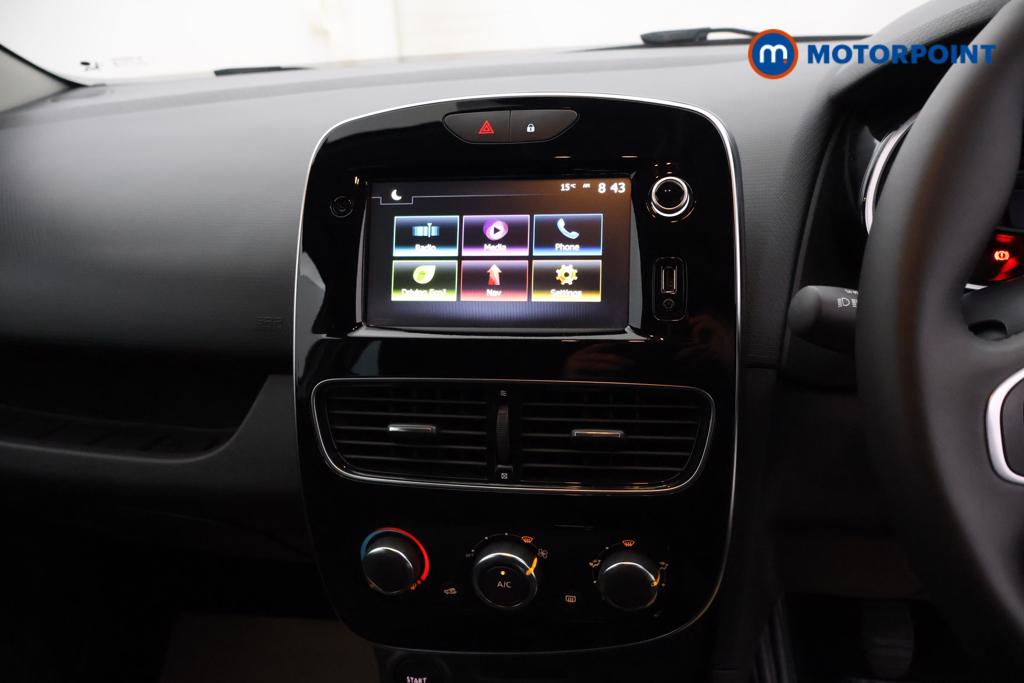 Renault Clio Iconic Manual Petrol Hatchback - Stock Number (1532022) - 5th supplementary image