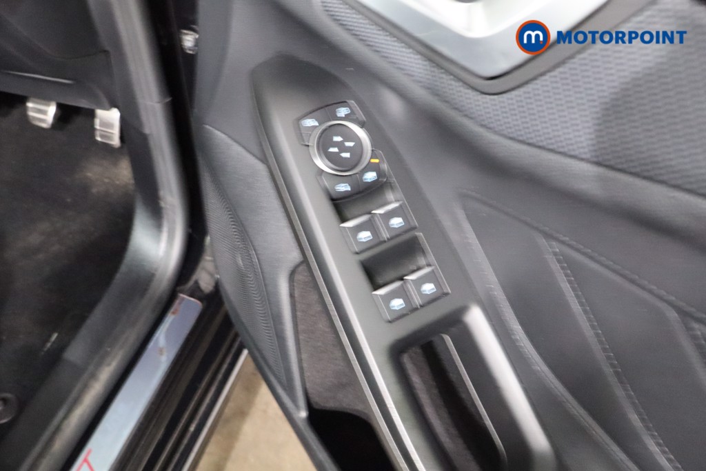 Ford Focus St-Line X Manual Petrol Hatchback - Stock Number (1535686) - 25th supplementary image