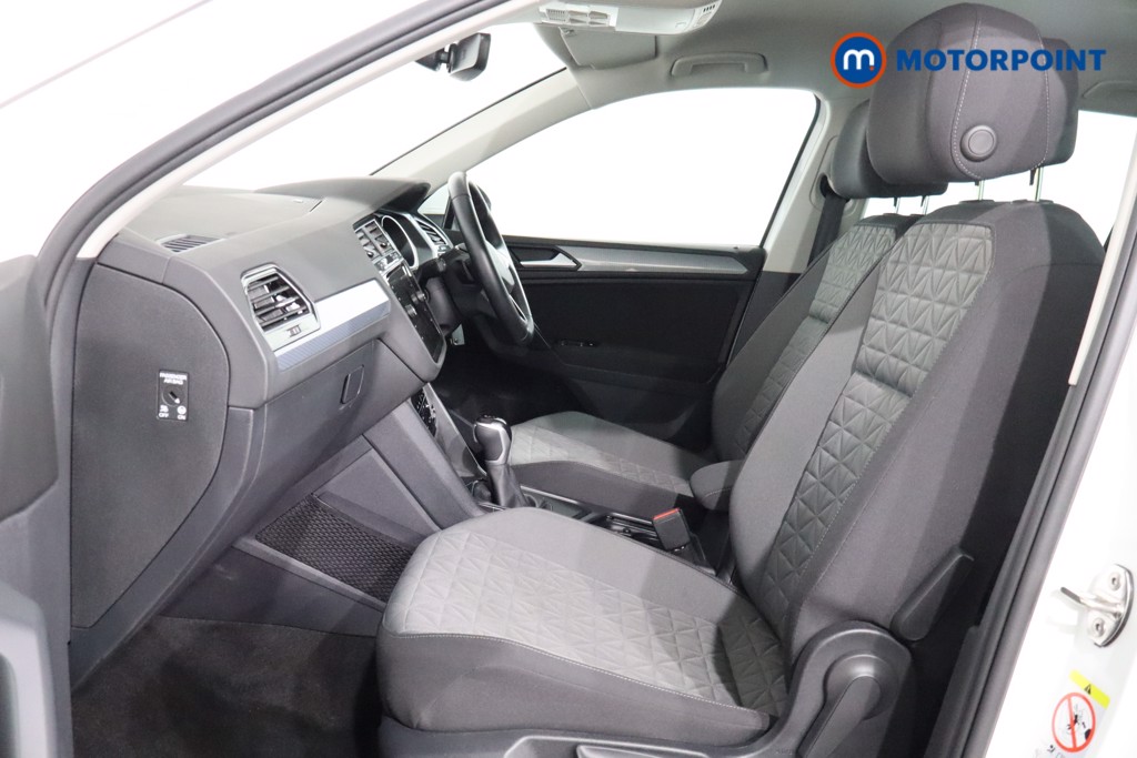 Volkswagen Tiguan Life Automatic Petrol SUV - Stock Number (1538383) - 4th supplementary image