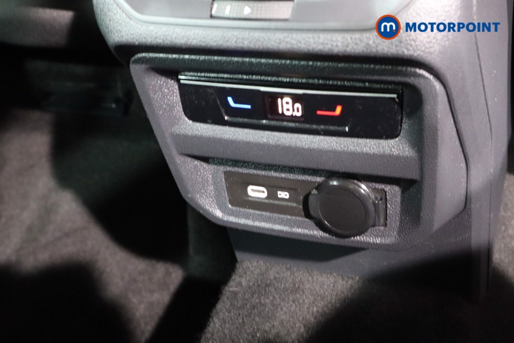 Volkswagen Tiguan Life Automatic Petrol SUV - Stock Number (1538383) - 13th supplementary image