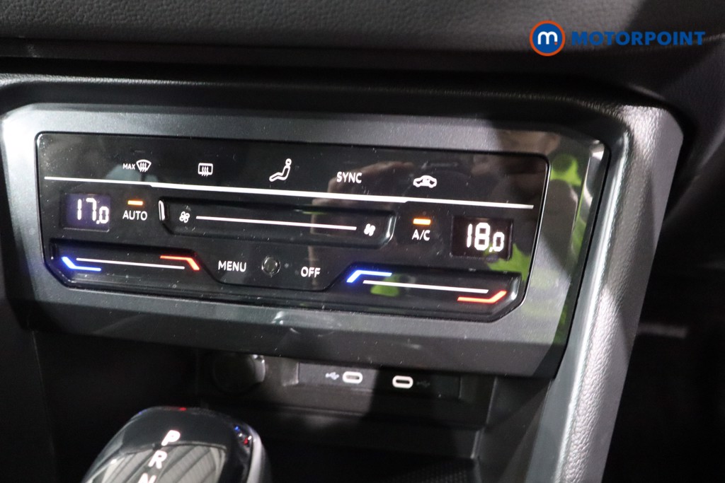 Volkswagen Tiguan Life Automatic Petrol SUV - Stock Number (1538383) - 16th supplementary image