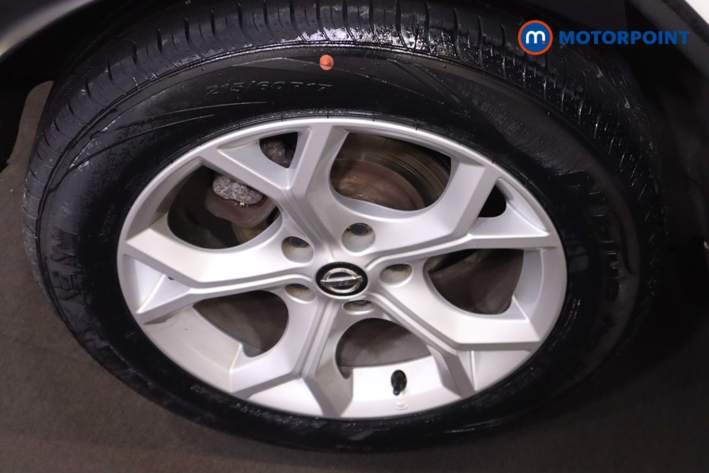 Nissan Juke N-Connecta Manual Petrol SUV - Stock Number (1538961) - 12th supplementary image
