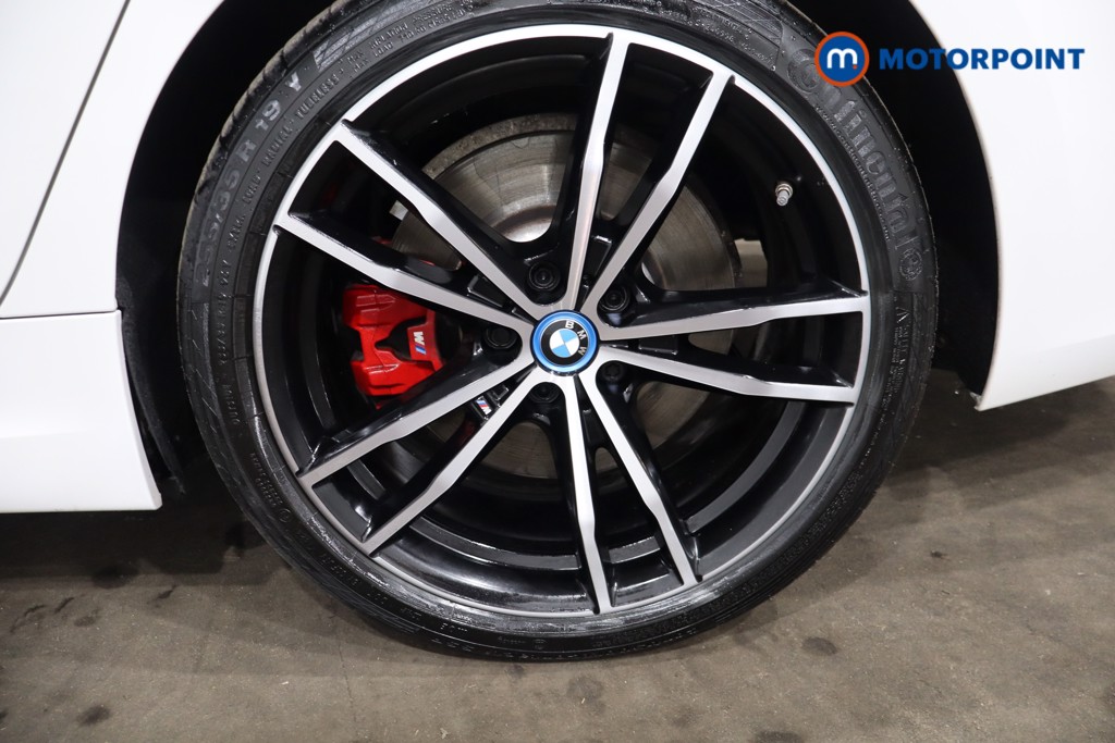 BMW 3 Series M Sport Automatic Petrol Plug-In Hybrid Estate - Stock Number (1540131) - 9th supplementary image