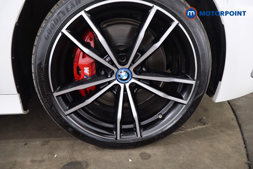 BMW 3 Series M Sport Automatic Petrol Plug-In Hybrid Estate - Stock Number (1540131) - 11th supplementary image