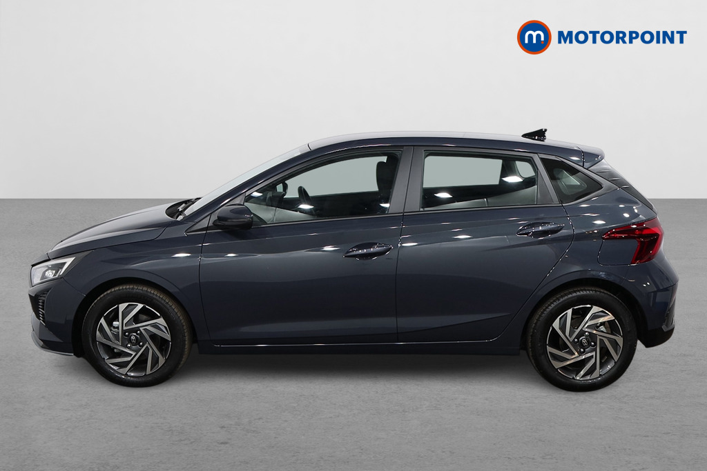 Hyundai I20 Advance Manual Petrol Hatchback - Stock Number (1540153) - Passenger side