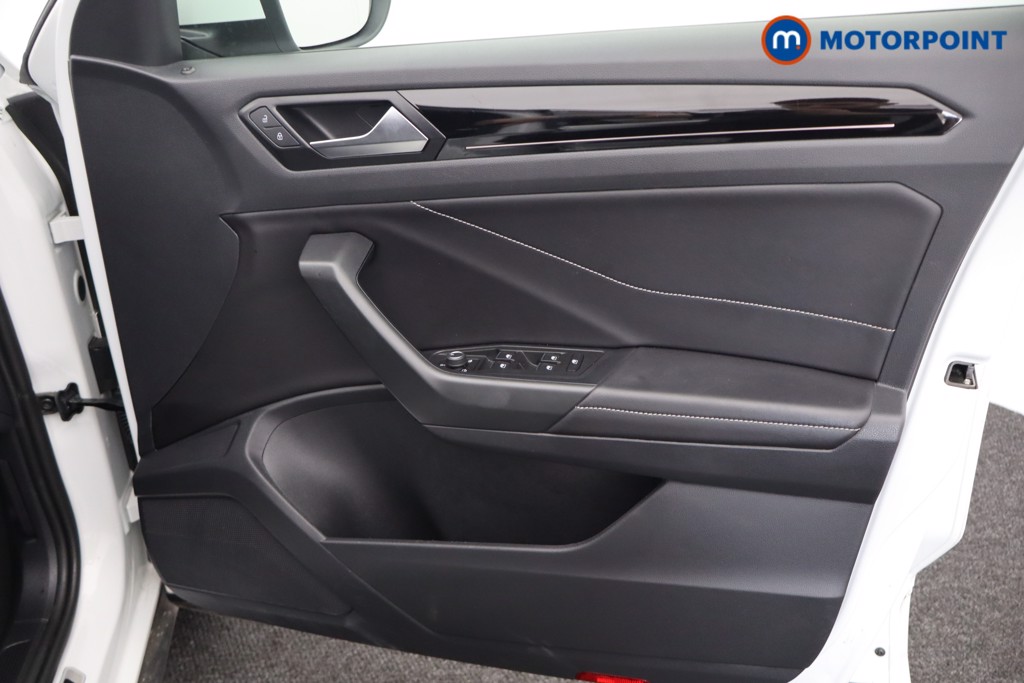 Volkswagen T-Roc R-Line Automatic Petrol SUV - Stock Number (1541154) - 16th supplementary image