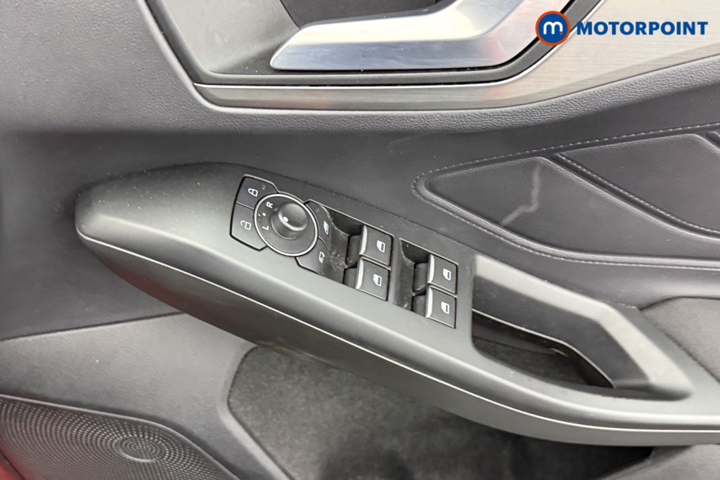 Ford Focus Titanium Automatic Petrol-Electric Hybrid Estate - Stock Number (1541185) - 16th supplementary image