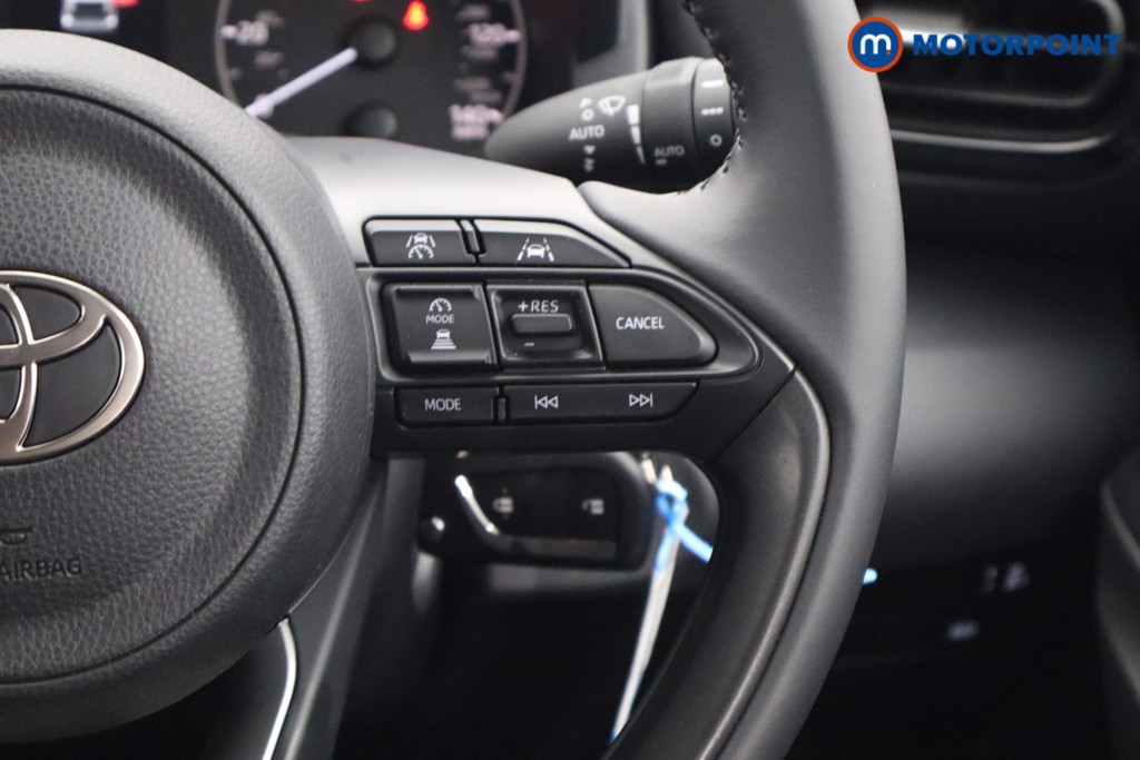 Toyota Yaris Icon Automatic Petrol-Electric Hybrid Hatchback - Stock Number (1541198) - 5th supplementary image