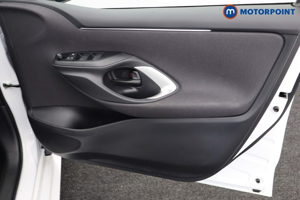 Toyota Yaris Icon Automatic Petrol-Electric Hybrid Hatchback - Stock Number (1541198) - 15th supplementary image