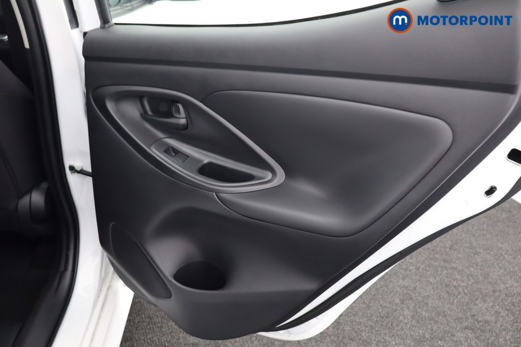 Toyota Yaris Icon Automatic Petrol-Electric Hybrid Hatchback - Stock Number (1541198) - 16th supplementary image