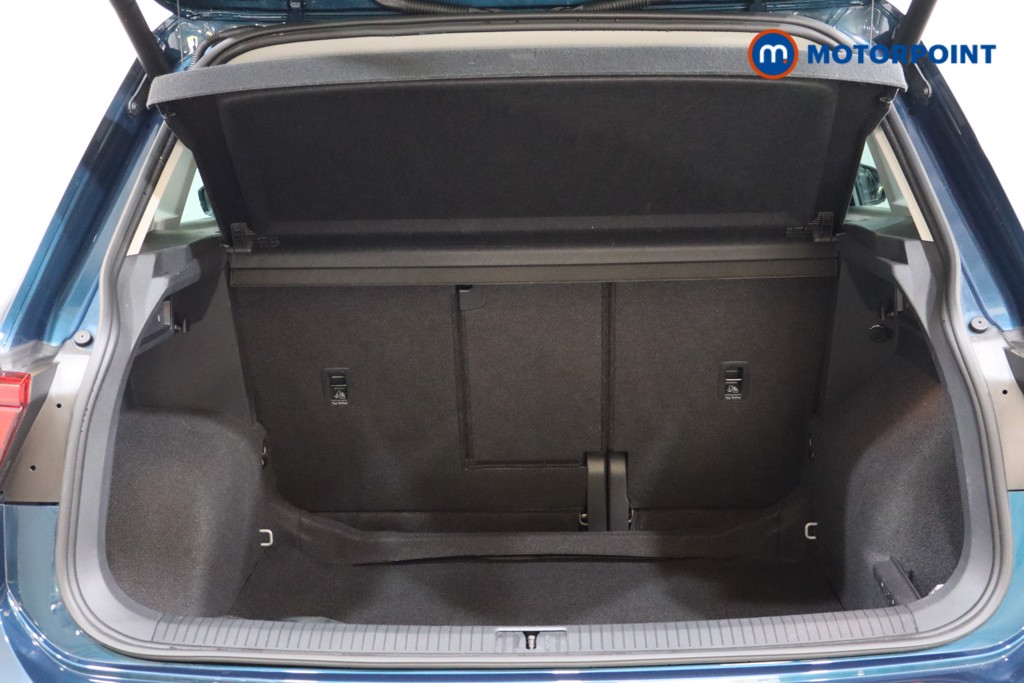 Volkswagen Tiguan Active Manual Petrol SUV - Stock Number (1528082) - 12th supplementary image