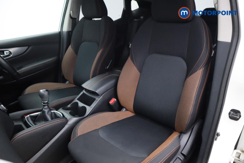 Nissan Qashqai N-Motion Manual Diesel SUV - Stock Number (1529337) - 3rd supplementary image