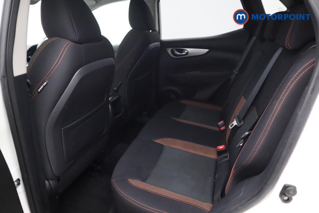 Nissan Qashqai N-Motion Manual Diesel SUV - Stock Number (1529337) - 4th supplementary image