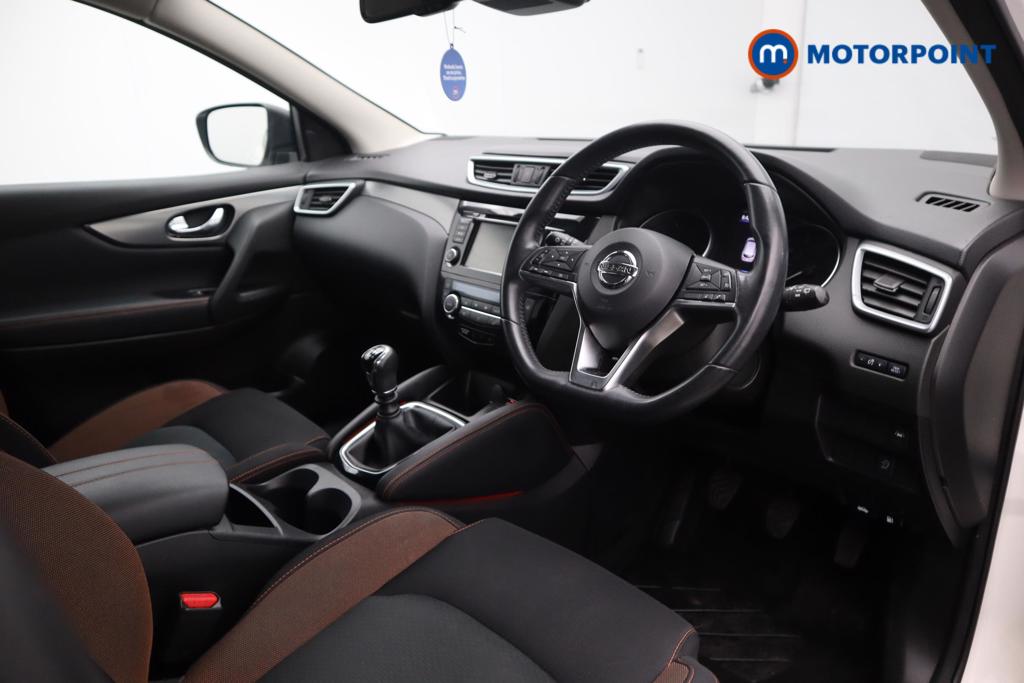 Nissan Qashqai N-Motion Manual Diesel SUV - Stock Number (1529337) - 6th supplementary image