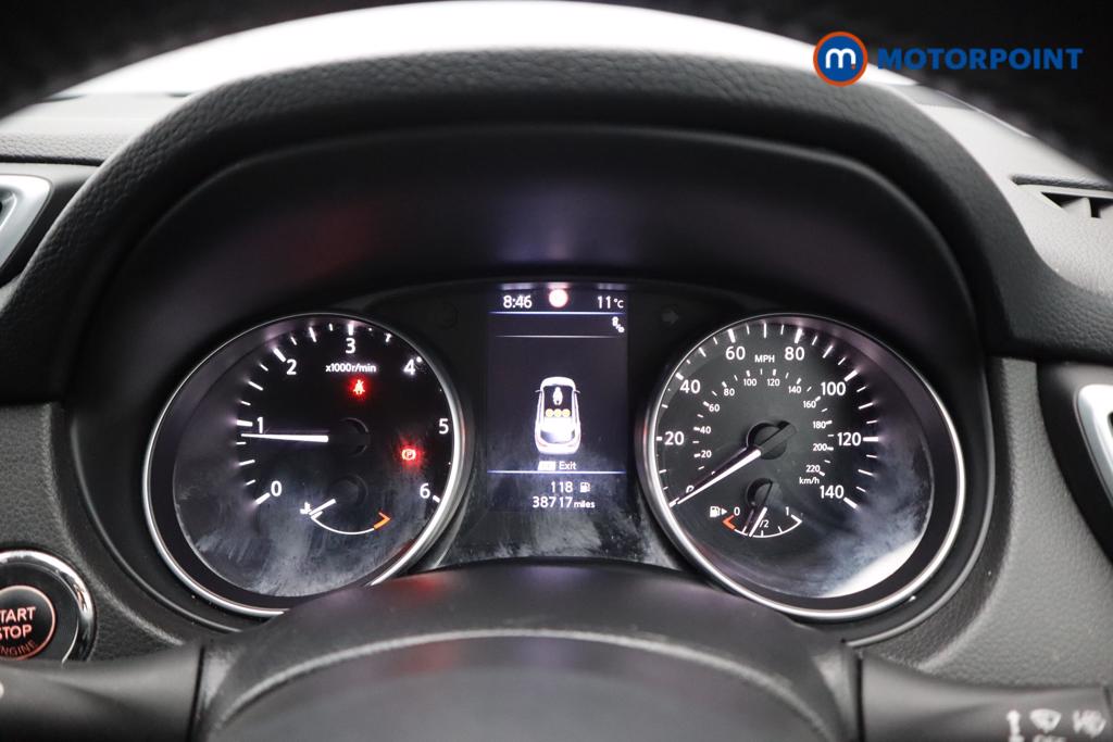 Nissan Qashqai N-Motion Manual Diesel SUV - Stock Number (1529337) - 9th supplementary image