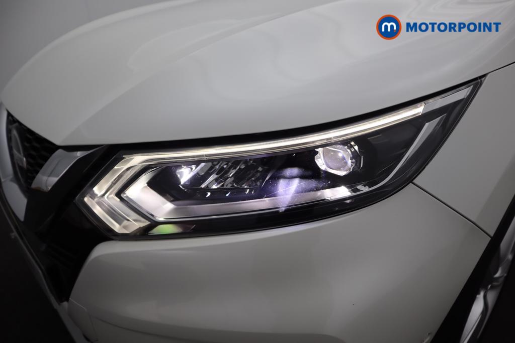 Nissan Qashqai N-Motion Manual Diesel SUV - Stock Number (1529337) - 20th supplementary image