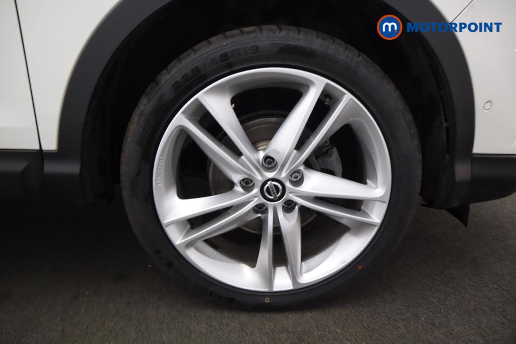 Nissan Qashqai N-Motion Manual Diesel SUV - Stock Number (1529337) - 21st supplementary image