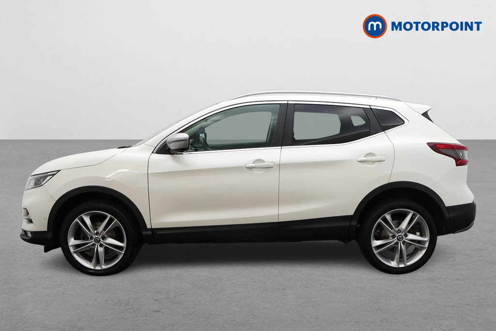 Nissan Qashqai N-Motion Manual Diesel SUV - Stock Number (1529337) - Passenger side