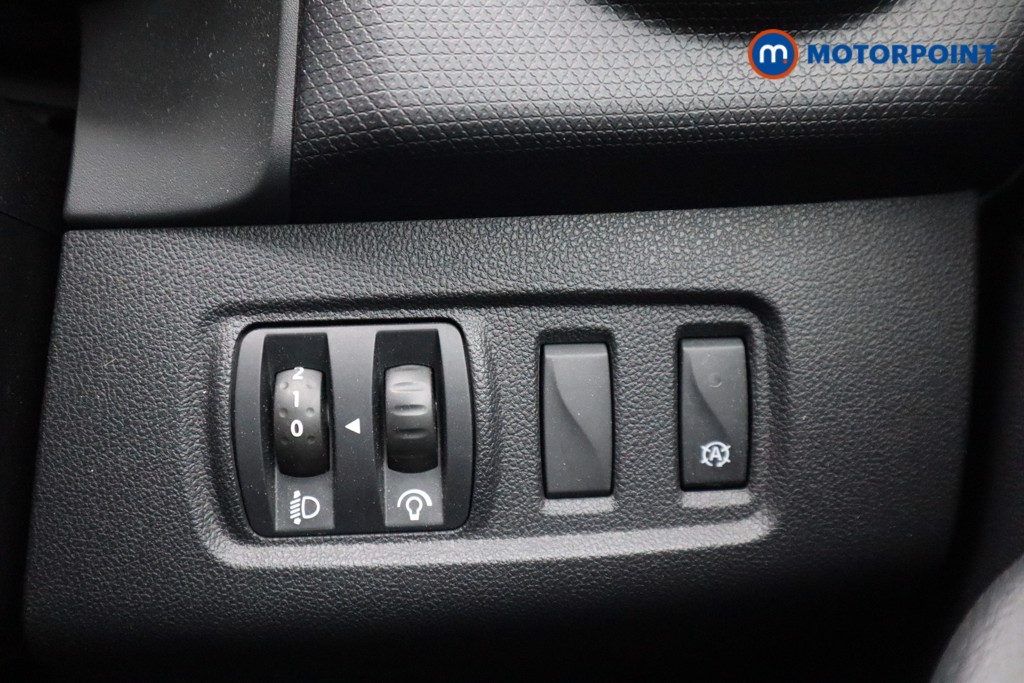 Renault Clio Iconic Manual Petrol Hatchback - Stock Number (1534166) - 14th supplementary image