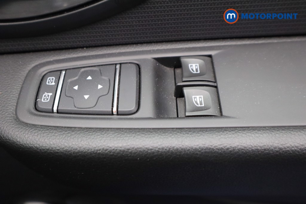 Renault Clio Iconic Manual Petrol Hatchback - Stock Number (1534166) - 16th supplementary image