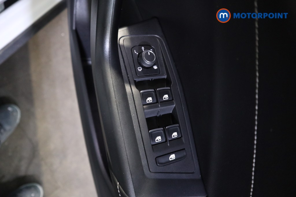Volkswagen T-Roc R-Line Automatic Diesel SUV - Stock Number (1534757) - 10th supplementary image