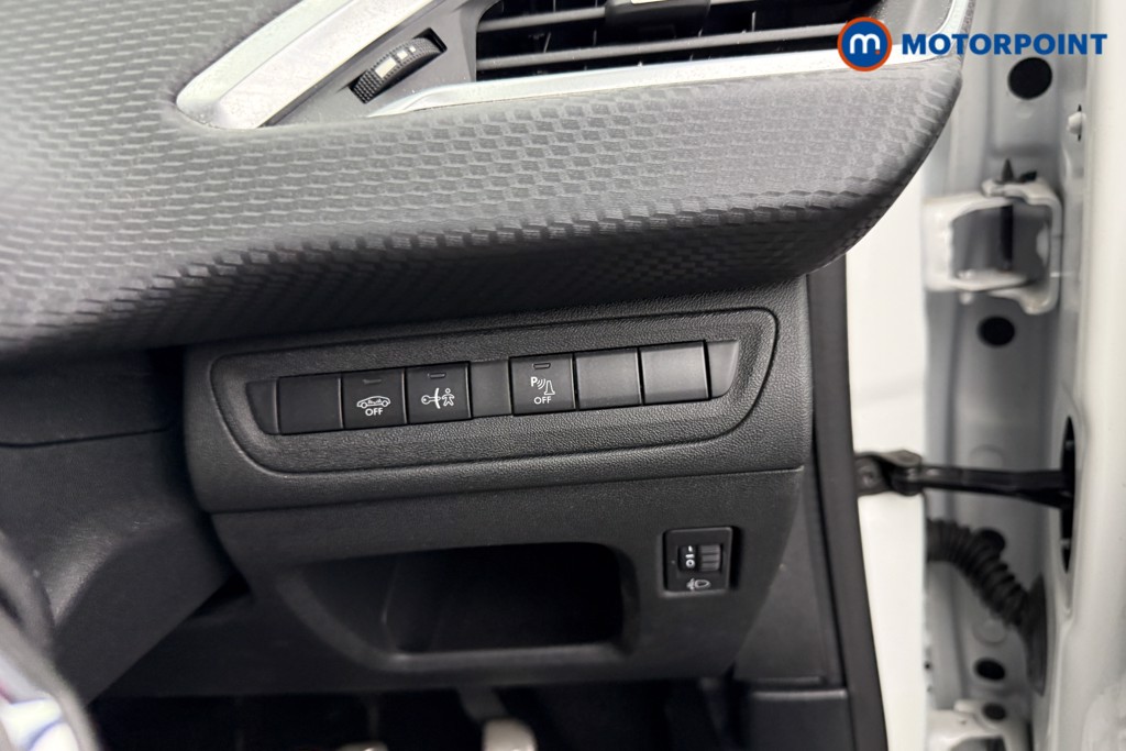 Peugeot 2008 Gt Line Manual Diesel SUV - Stock Number (1535345) - 15th supplementary image