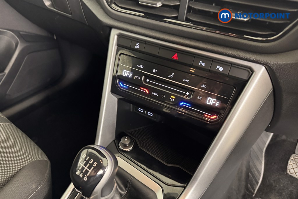 Volkswagen T-Roc Life Manual Petrol SUV - Stock Number (1537295) - 11th supplementary image