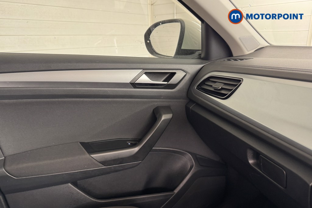 Volkswagen T-Roc Life Manual Petrol SUV - Stock Number (1537295) - 12th supplementary image