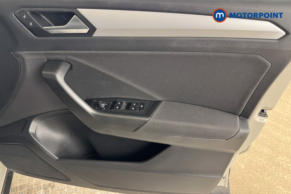 Volkswagen T-Roc Life Manual Petrol SUV - Stock Number (1537295) - 15th supplementary image