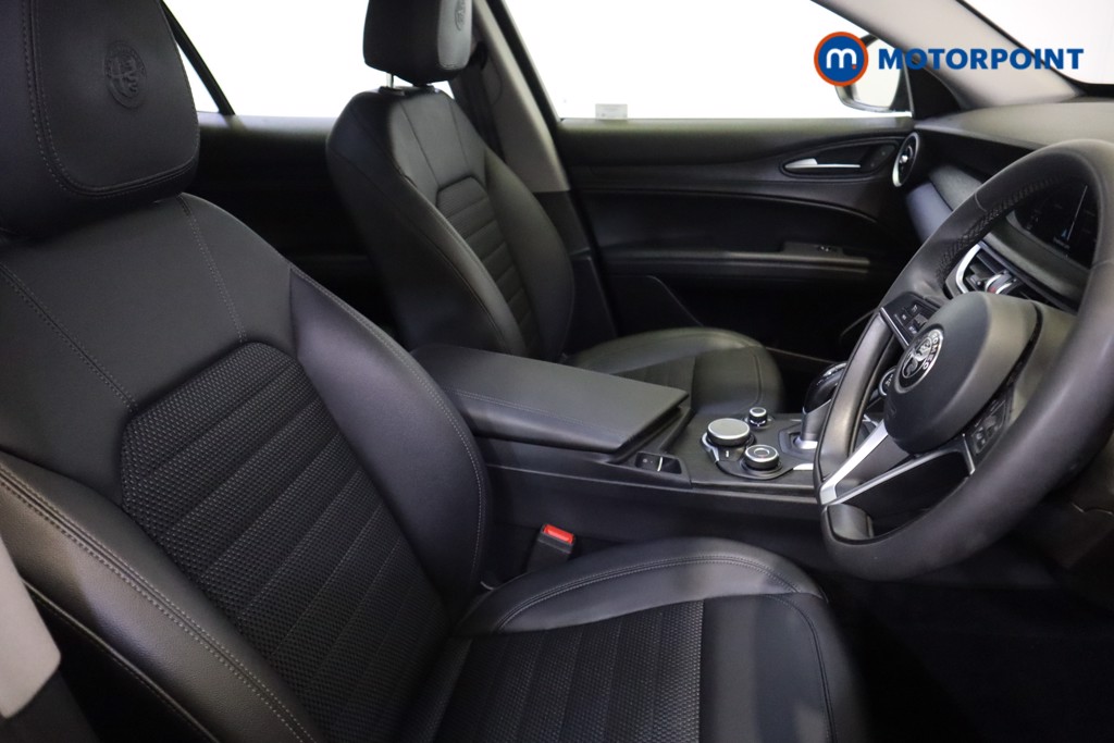 Alfa Romeo Stelvio Super Automatic Petrol SUV - Stock Number (1538011) - 6th supplementary image