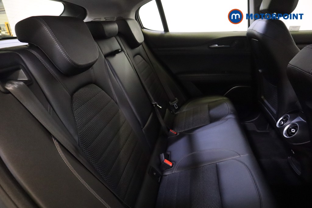 Alfa Romeo Stelvio Super Automatic Petrol SUV - Stock Number (1538011) - 7th supplementary image
