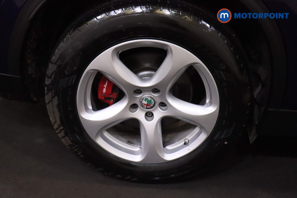 Alfa Romeo Stelvio Super Automatic Petrol SUV - Stock Number (1538011) - 12th supplementary image