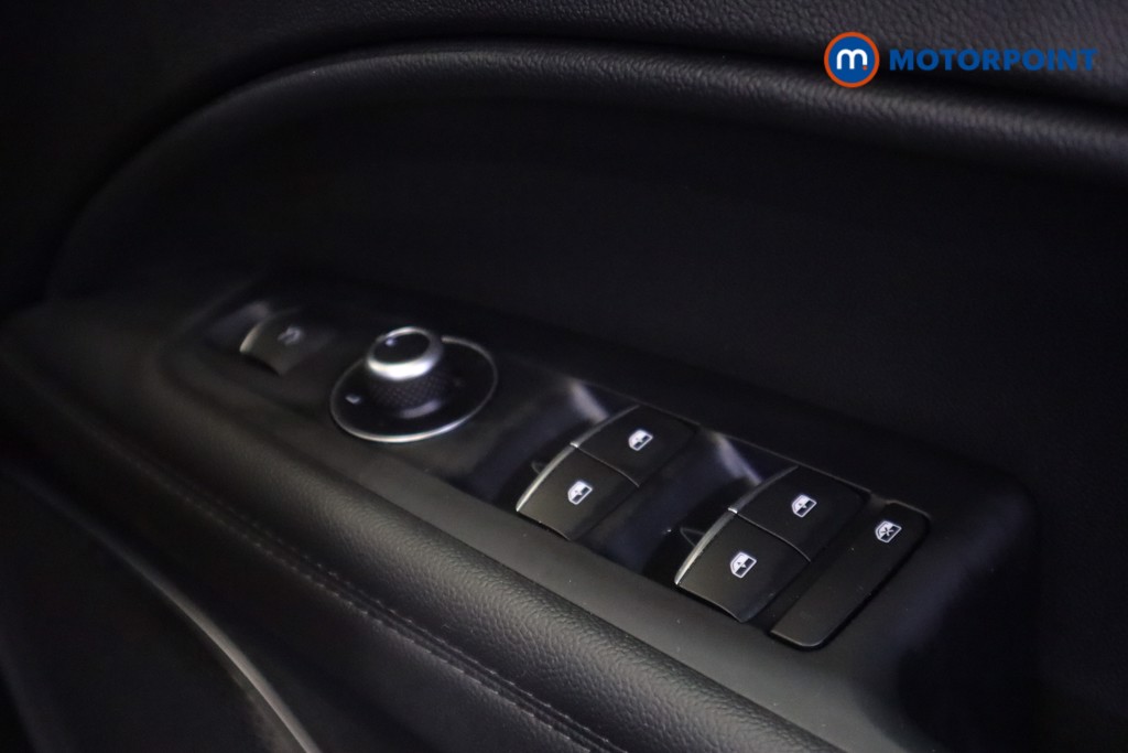 Alfa Romeo Stelvio Super Automatic Petrol SUV - Stock Number (1538011) - 13th supplementary image
