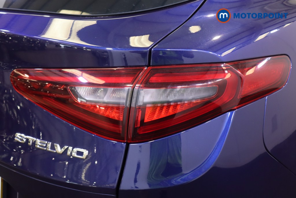 Alfa Romeo Stelvio Super Automatic Petrol SUV - Stock Number (1538011) - 24th supplementary image