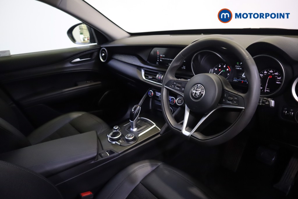 Alfa Romeo Stelvio Super Automatic Petrol SUV - Stock Number (1538011) - 1st supplementary image