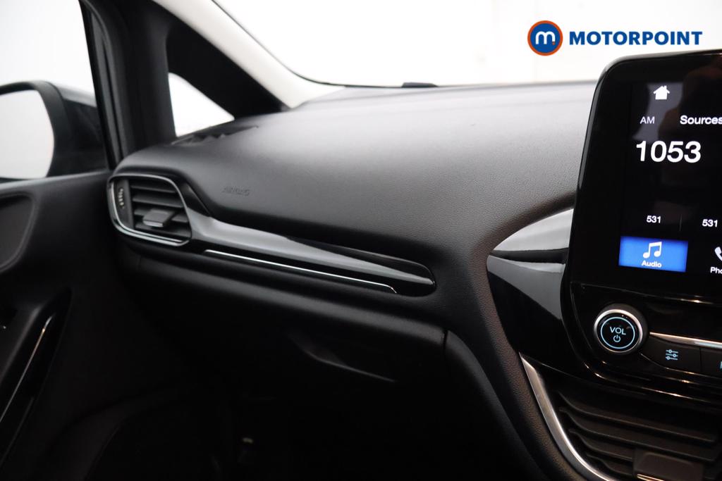 Ford Fiesta Zetec Manual Petrol Hatchback - Stock Number (1538992) - 7th supplementary image