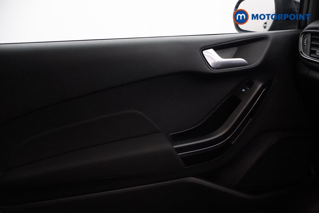 Ford Fiesta Zetec Manual Petrol Hatchback - Stock Number (1538992) - 8th supplementary image