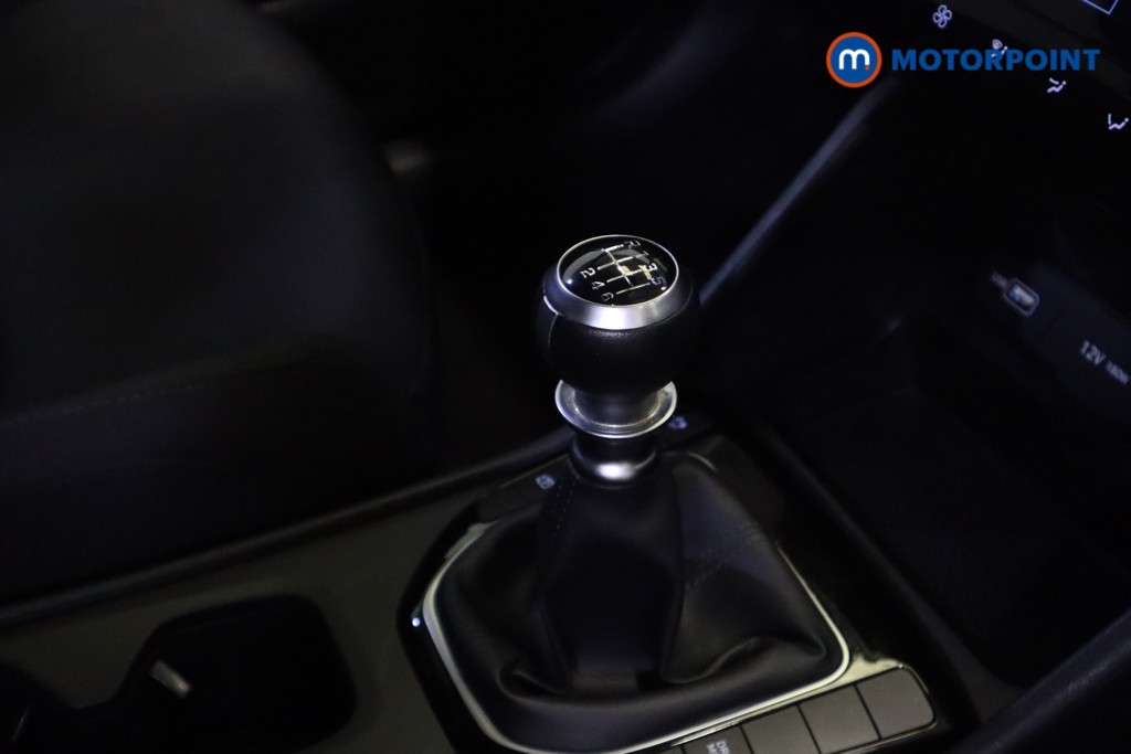 Hyundai Tucson Se Connect Manual Petrol SUV - Stock Number (1541001) - 5th supplementary image