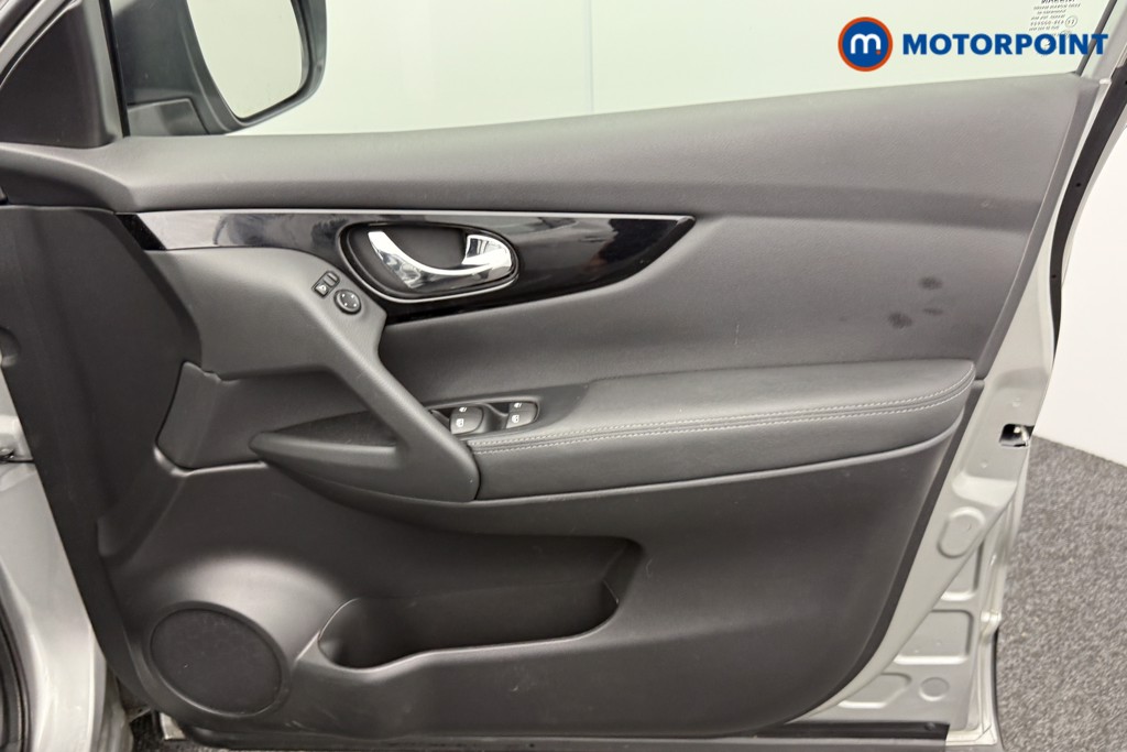 Nissan Qashqai Acenta Premium Manual Petrol SUV - Stock Number (1541269) - 17th supplementary image